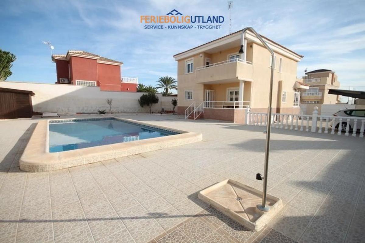 Properties for sale and rent in Spain photo 1