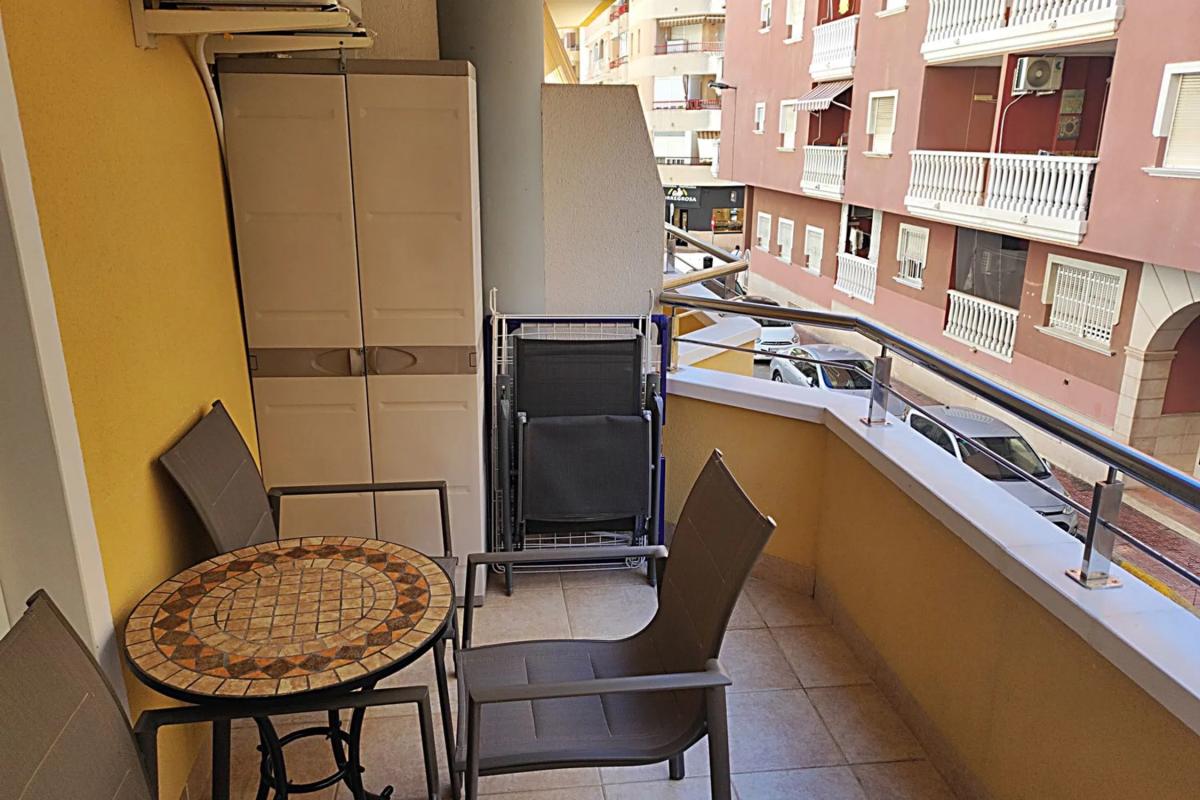 Venta de piso en Calle de Pedro Lorca, Torrevieja
 photo 3