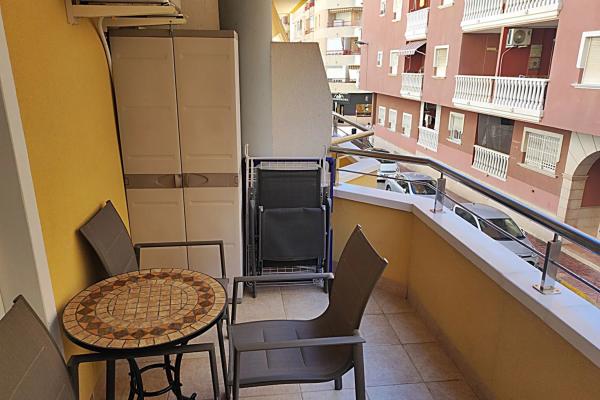 Venta de piso en Calle de Pedro Lorca, Torrevieja
thumbnail 3