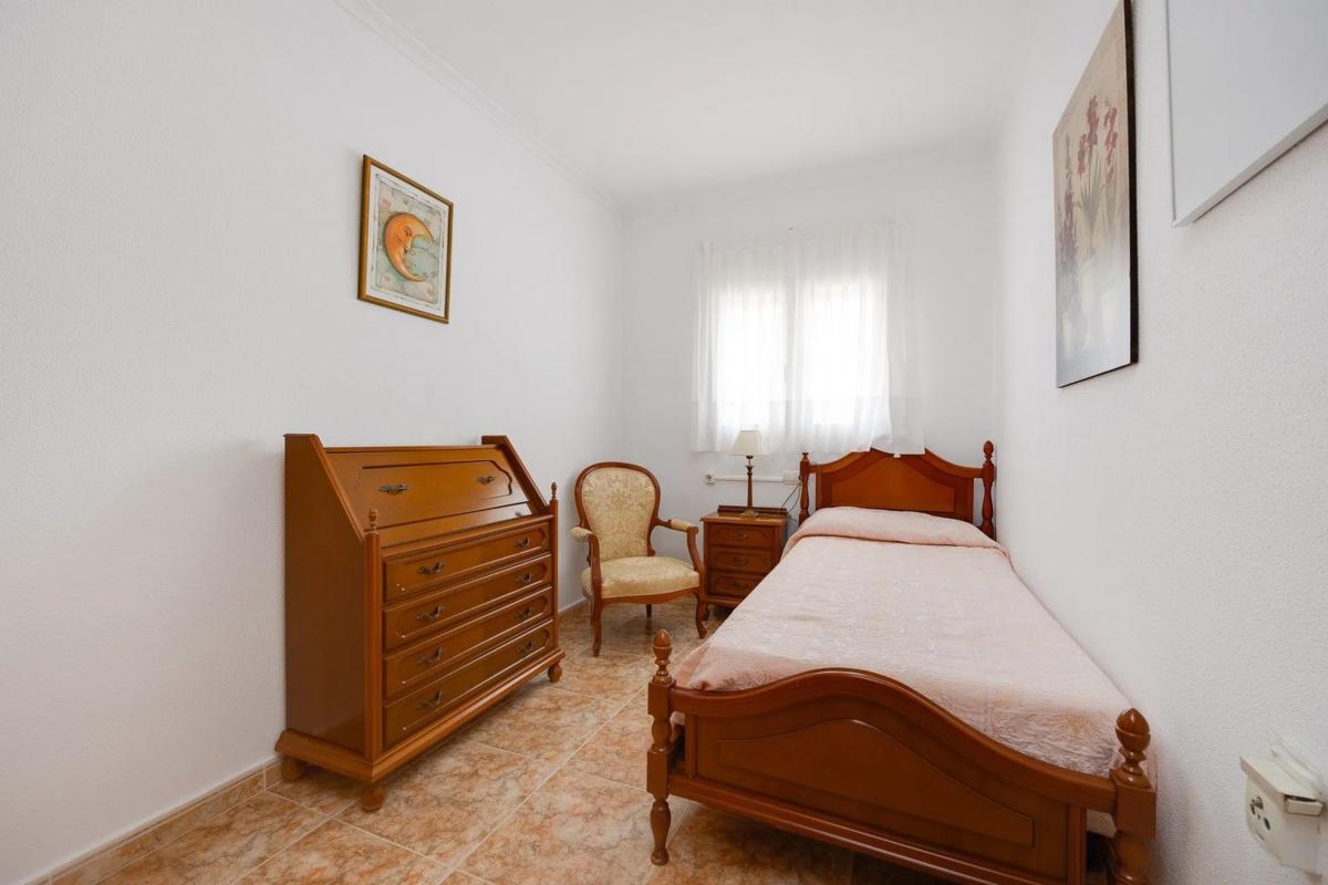 Venta de ático en  CL GUMERSINDO, Torrevieja photo 2