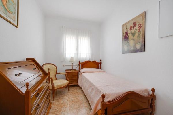 Ático en venta en CL GUMERSINDO, Torrevieja thumbnail 3