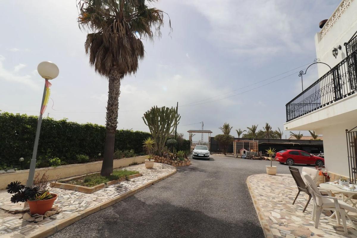 Properties for sale and rent in Spain photo 4