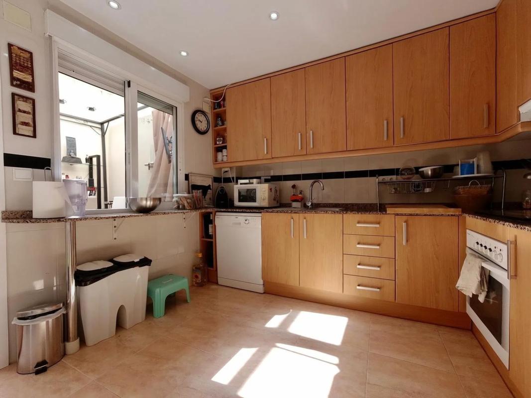 Properties for sale and rent in Spain photo 2