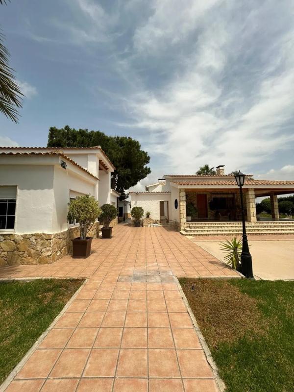 Propiedades en venta y alquiler en España photo 2