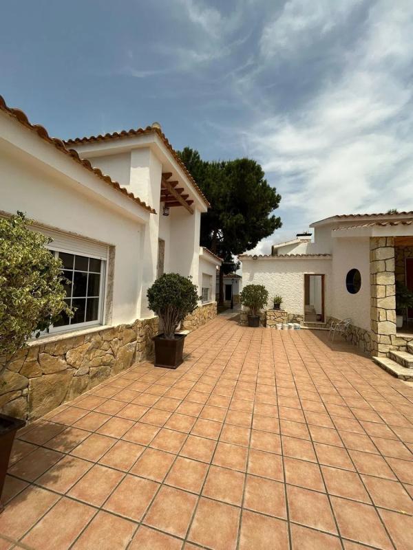 Propiedades en venta y alquiler en España photo 3