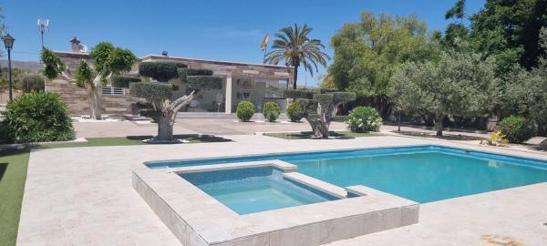 Chalet independiente en venta en  Crevillente, Crevillente photo 1