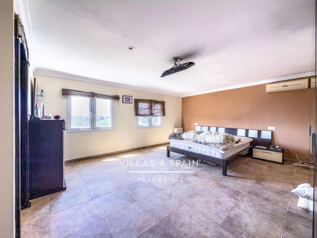 Properties for sale and rent in Spain photo 2