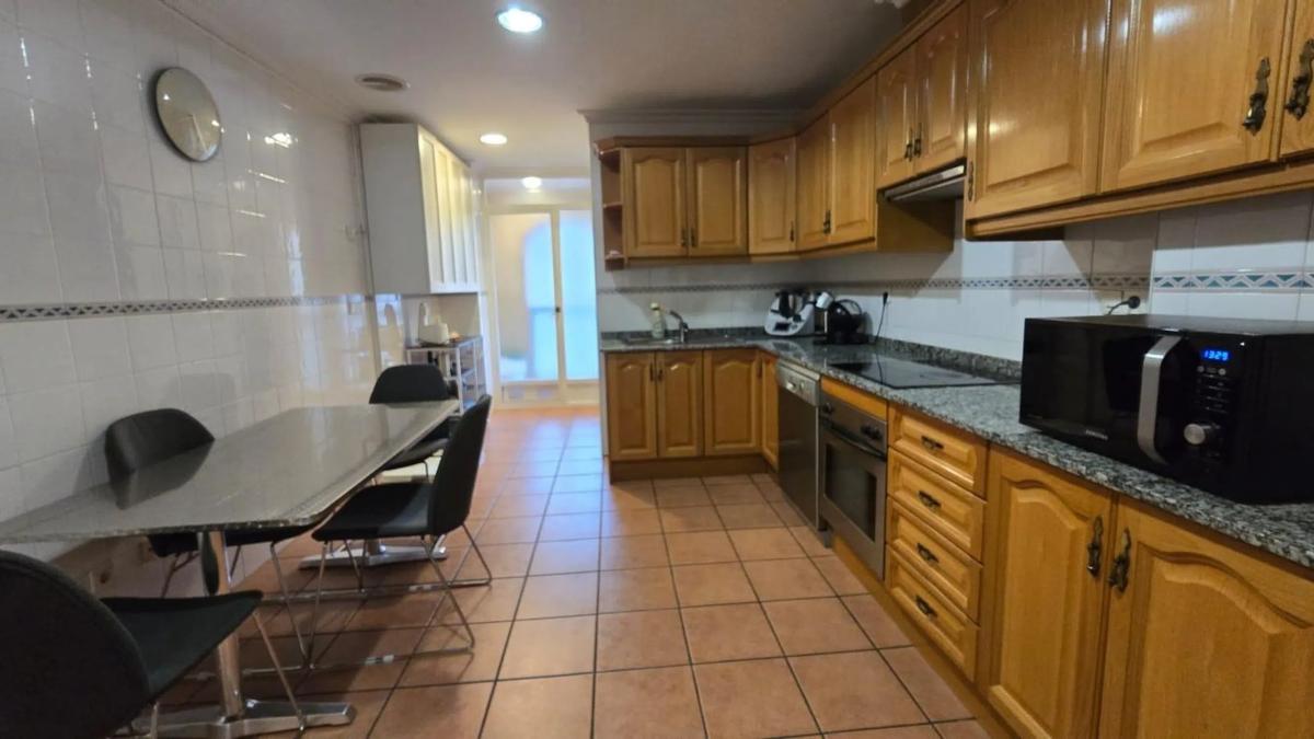 Venta de piso en Calle Poeta Miguel Hernandez, Elche / Elx
photo 3