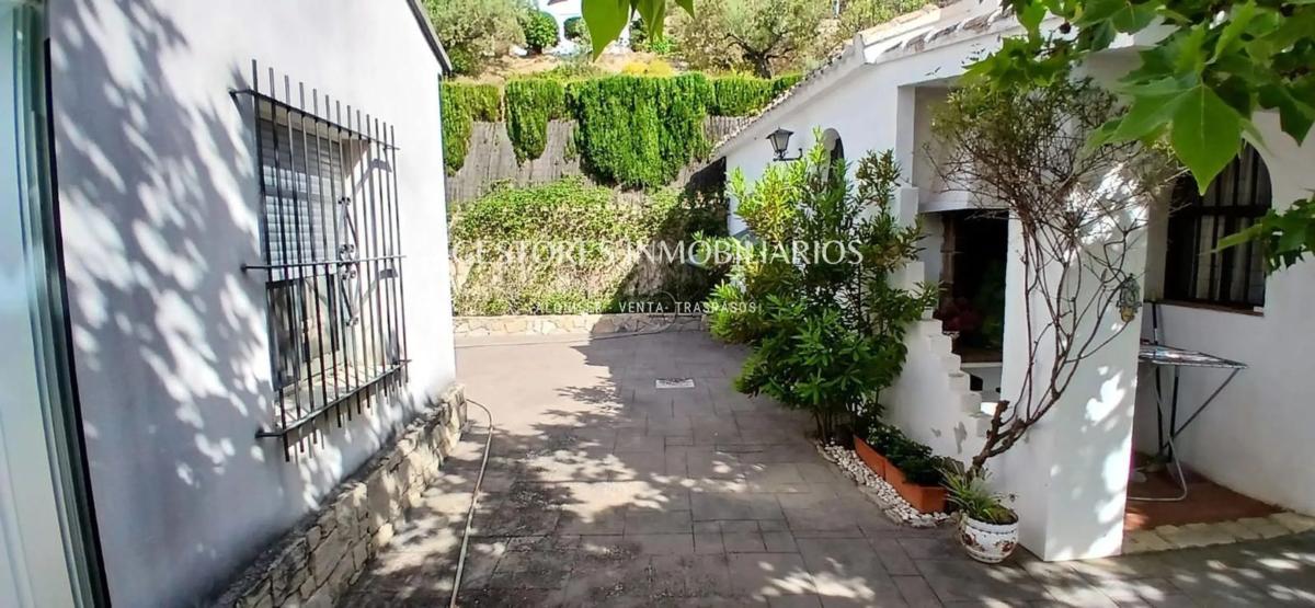 Properties for sale and rent in Spain photo 2