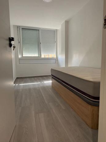 Квартира на продажу на  Calle Sidi-Ifni, 7, Аликанте / Алакант photo 4