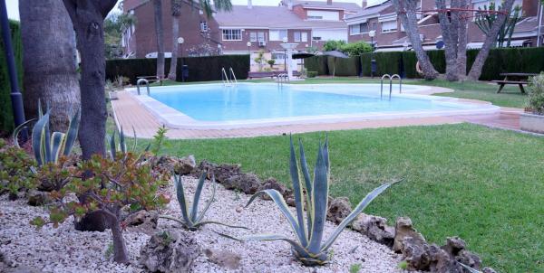 Chalet adosado en calle del Olimpo photo 4
