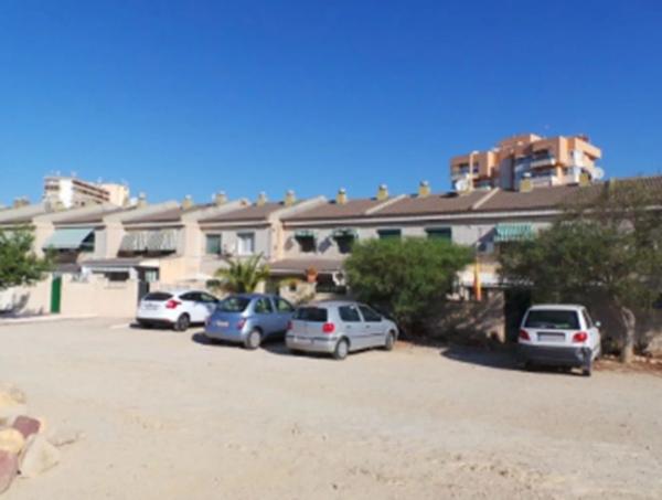 Chalet pareado en avenida de la Costa Blanca photo
