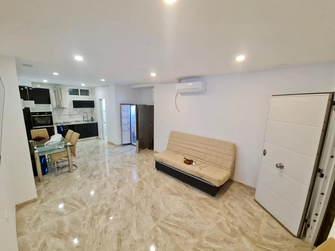 Продажа квартиры на Calle del Arquitecto Jover, Аликанте / Алакант
photo 2