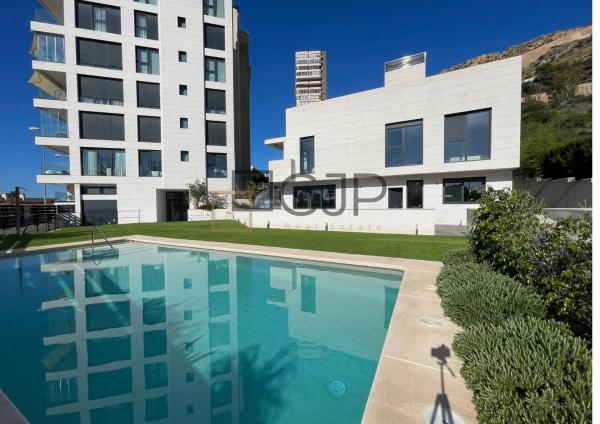 Casa independiente en avenida de Villajoyosa, 119 photo 2
