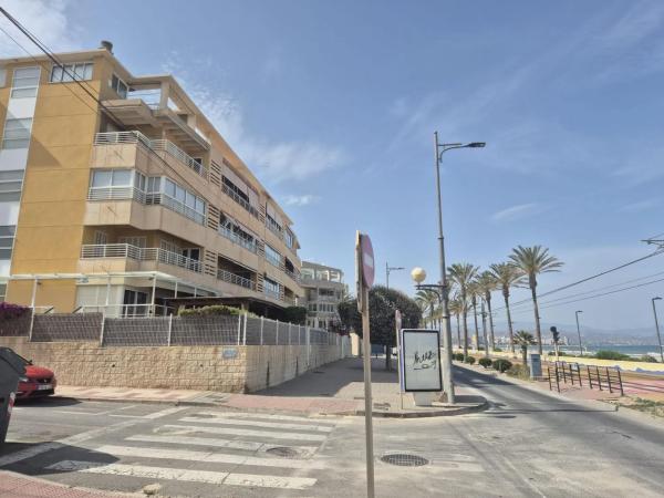 Duplex for sale on Calle de Roses, El Campello photo 2