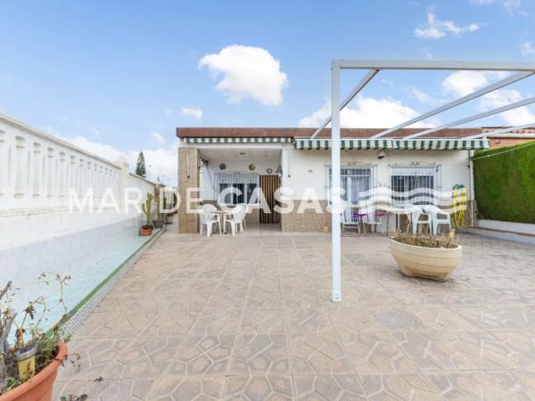 Chalet pareado en avenida del Vincle photo 3