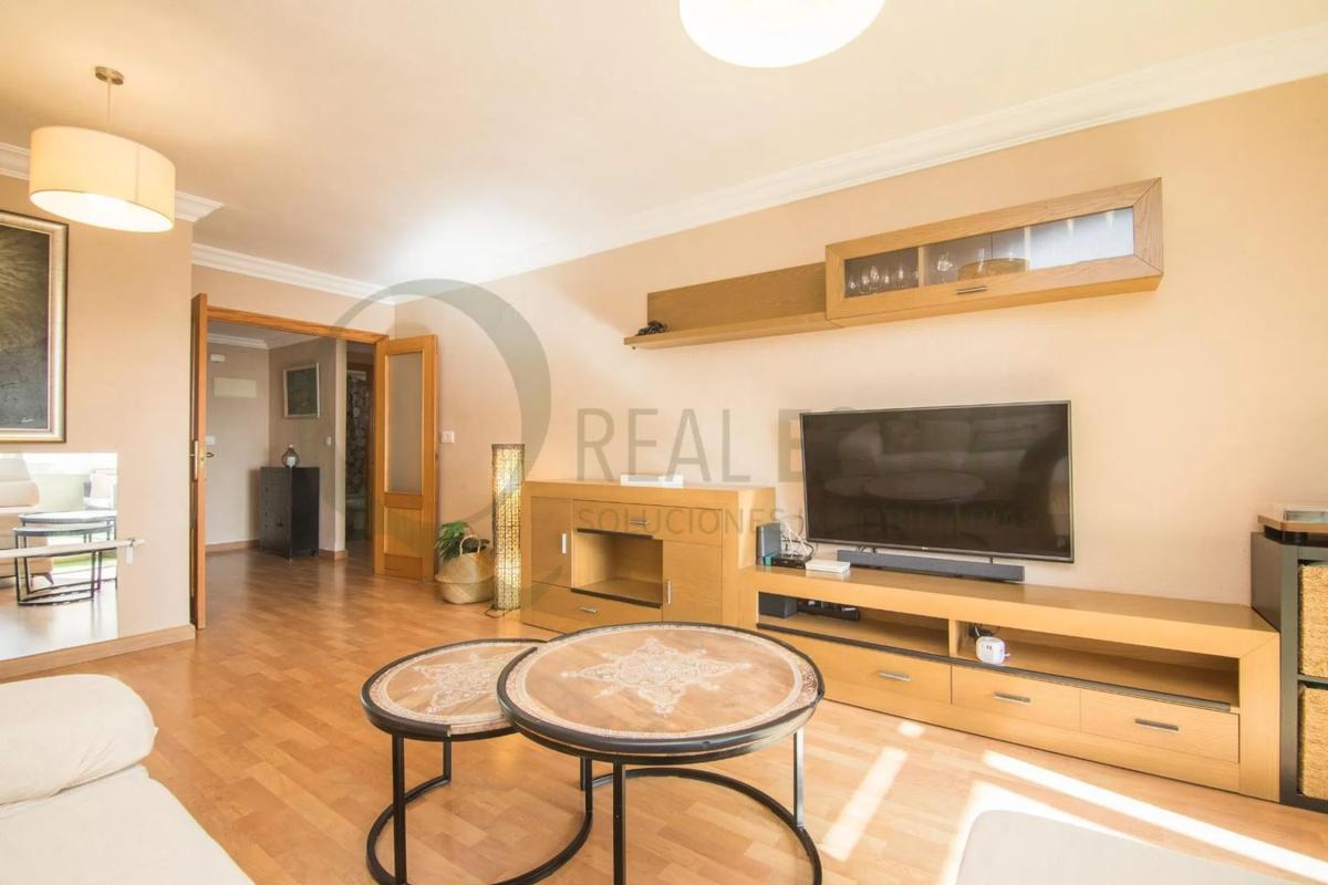 Sale of apartment in Avenida del Fabraquer, El Campello
photo 1
