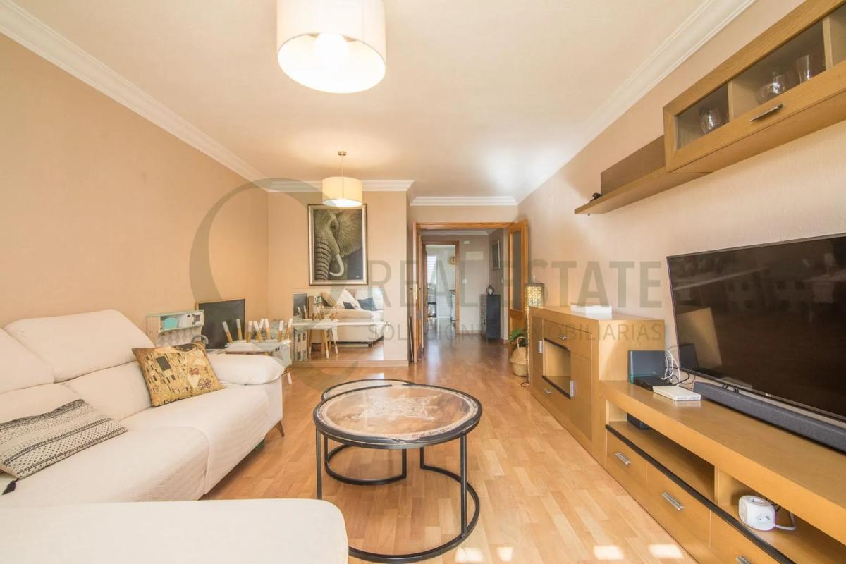 Sale of apartment in Avenida del Fabraquer, El Campello
photo 2