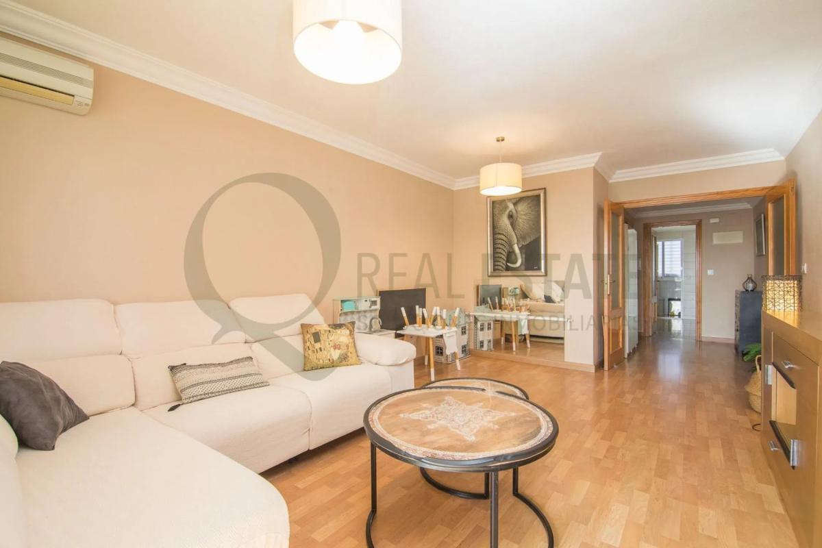 Sale of apartment in Avenida del Fabraquer, El Campello
photo 3
