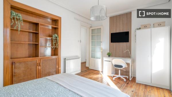 Habitación en piso compartido en madrid. photo 4