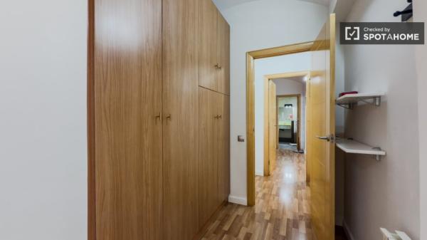 Piso en alquiler en  Carrer dels Àngels , Barcelona photo 4