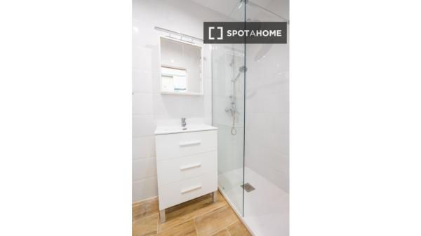 Estudio en alquiler en C. de Villaamil, Madrid thumbnail 2