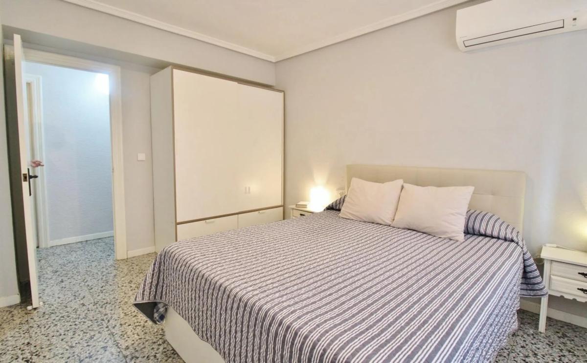 Продажа квартиры на Barrio Carolinas Altas, Аликанте / Алакант
photo 2