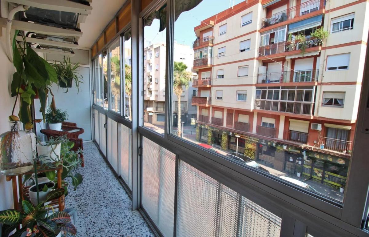 Продажа квартиры на Barrio Carolinas Altas, Аликанте / Алакант
photo 4