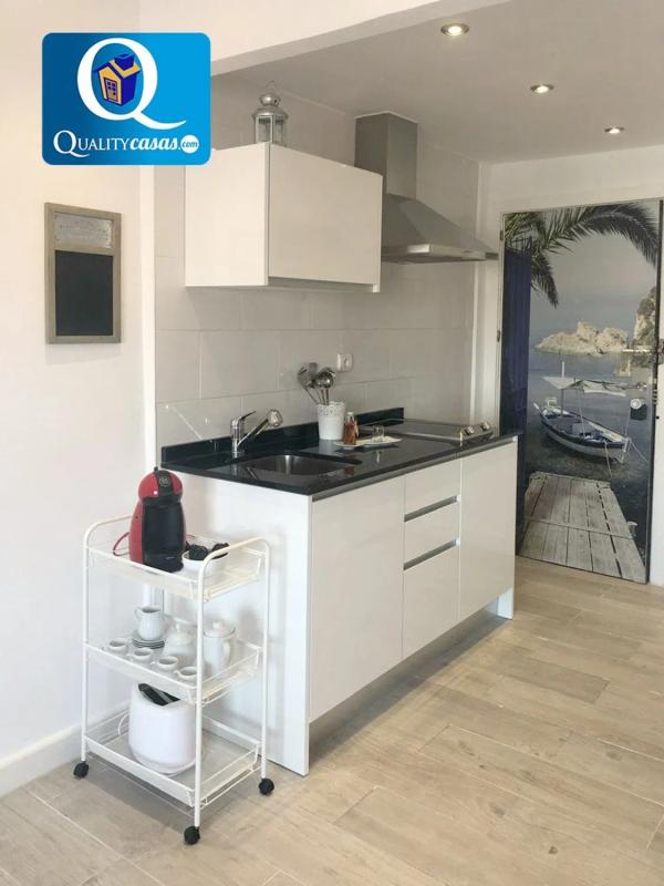 Sale of apartment in Barrio Centro Tradicional, Alicante
 photo 4