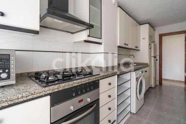 Apartment for sale in  Avenida Benidorm, Alicante photo 1