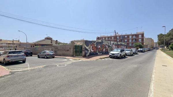 Terreno en calle Gabriel Celaya, 12 thumbnail 1