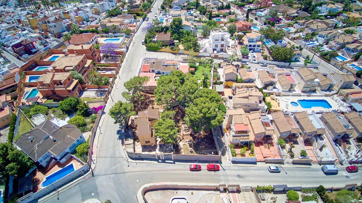 Terreno en venta en Torrevieja, Alicante photo 2
