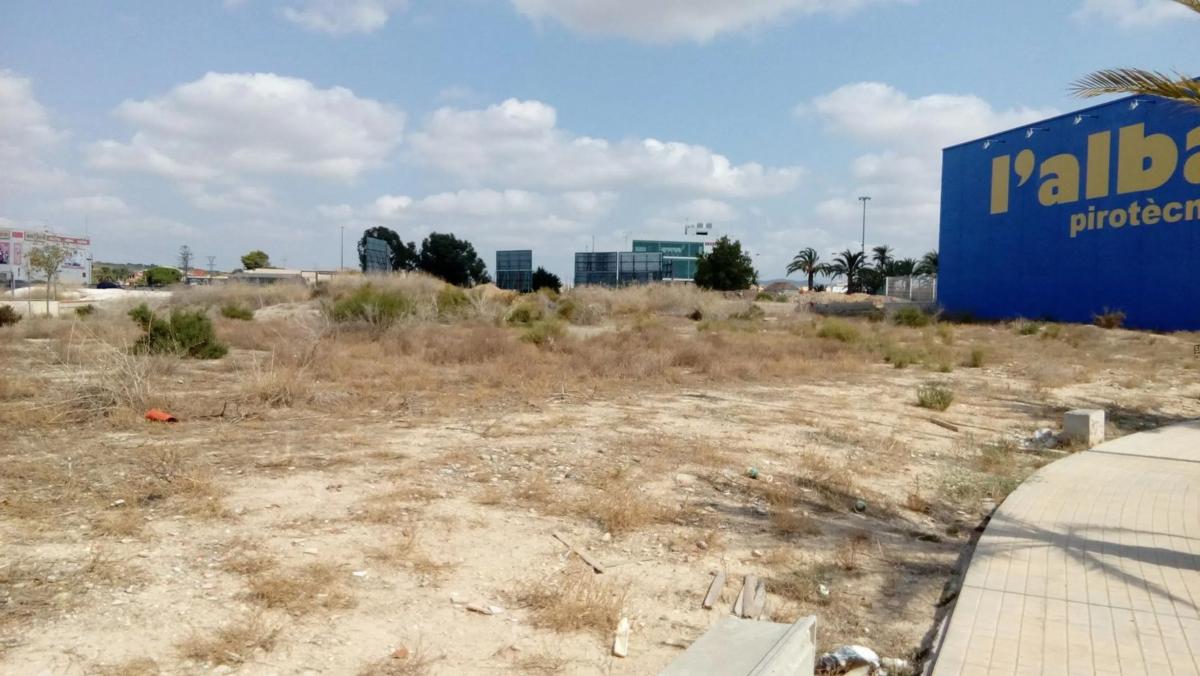 Terreno en venta en Elche / Elx, Alicante photo 3