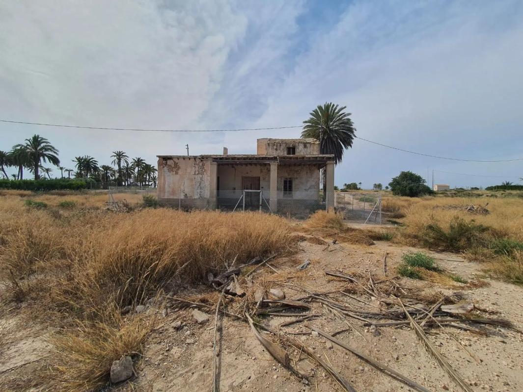 Terreno en venta en Elche / Elx, Alicante photo 2