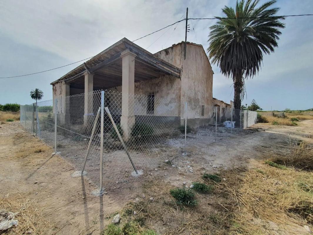 Terreno en venta en Elche / Elx, Alicante photo 3