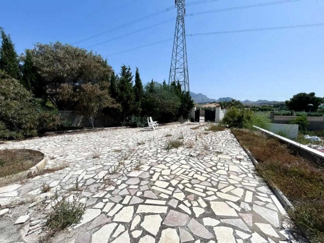 Terreno en venta en Busot, Alicante photo 1