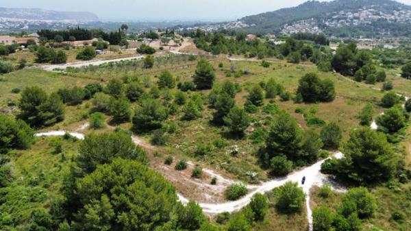 Terreno en Partida Comunes-Adsubia photo 1