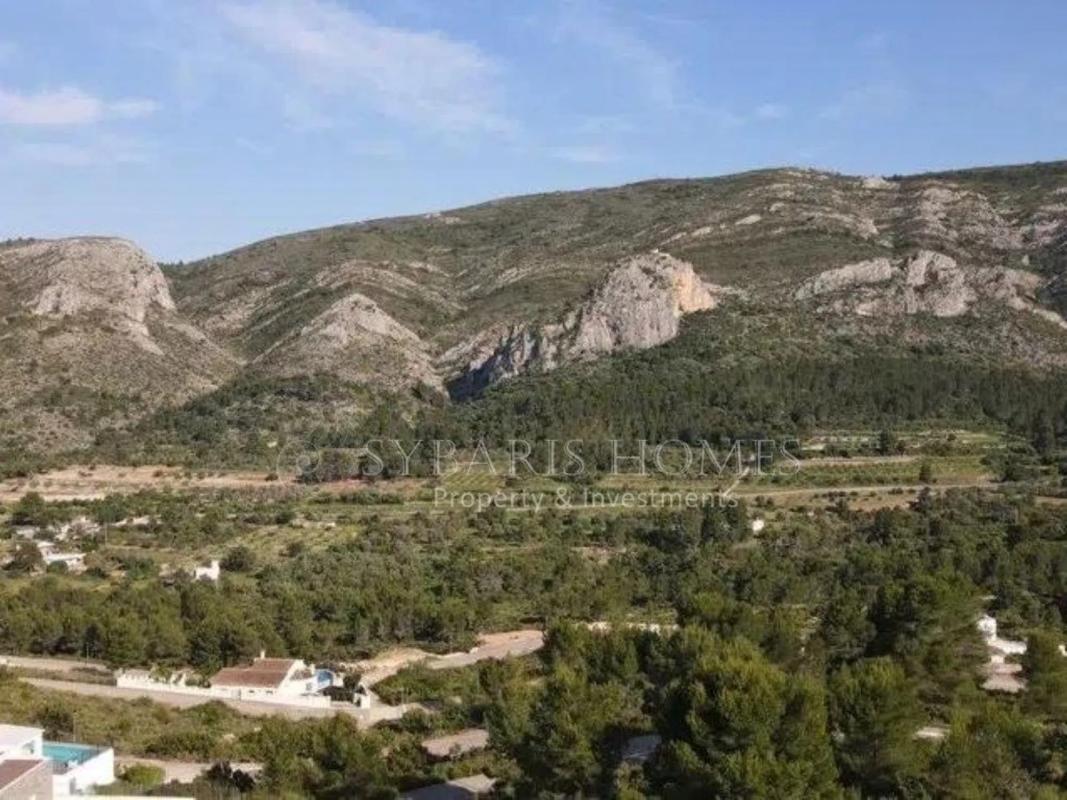 Terreno en venta en Pedreguer, Alicante photo 1