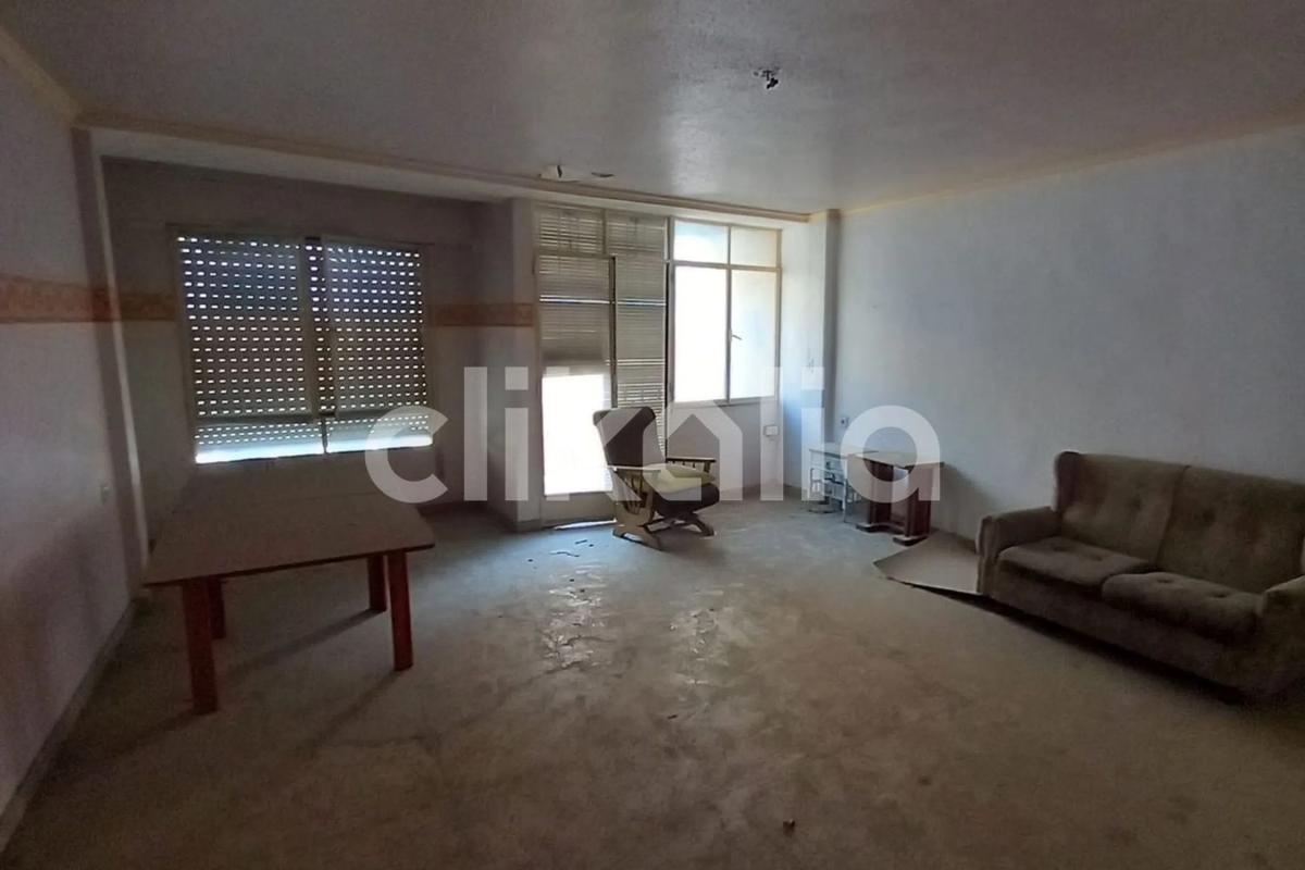 Sale of apartment in Calle de Isabel la Católica, Villena
 photo 2