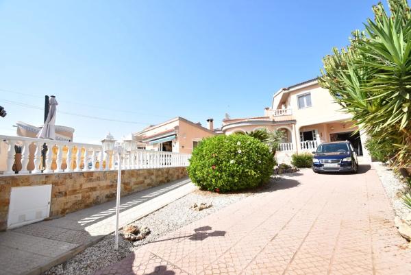 Chalet wolnostojący na sprzedaż w  Ciudad Quesada, Ciudad Quesada photo 4