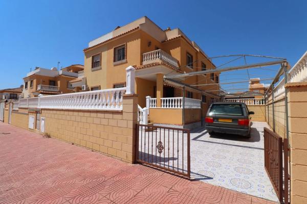 Chalet pareado photo 1
