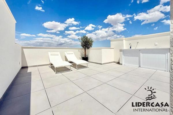 Chalet adosado en calle Dinamarca, 12 photo 2