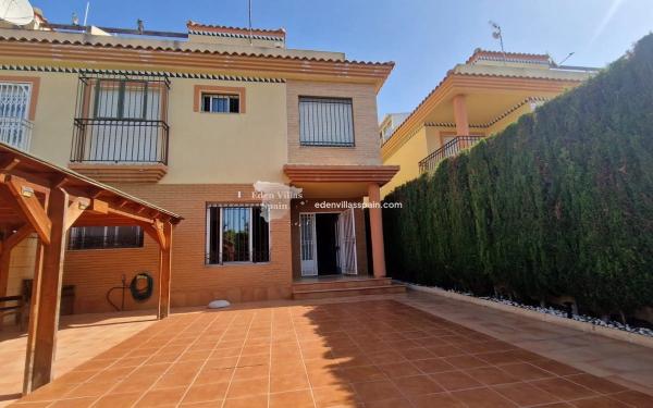 Chalet pareado photo 1