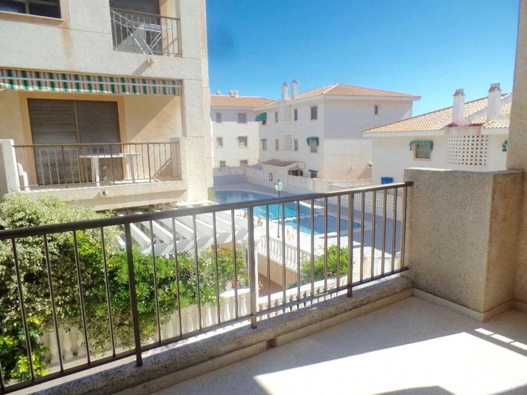 Venta de duplex en Urbanización Las Viñas, 34, Guardamar del Segura photo 1