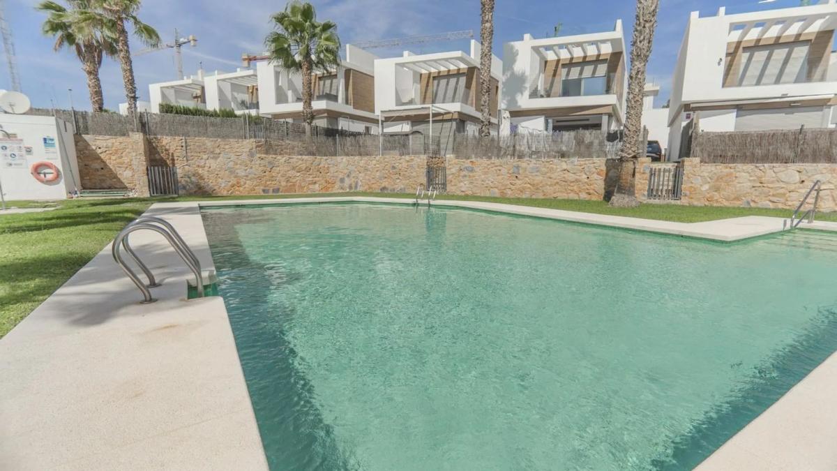 Properties for sale and rent in Spain photo 2