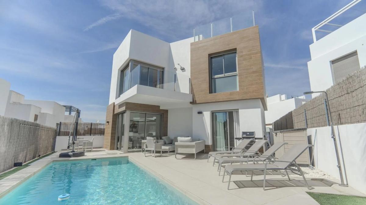 Properties for sale and rent in Spain photo 4
