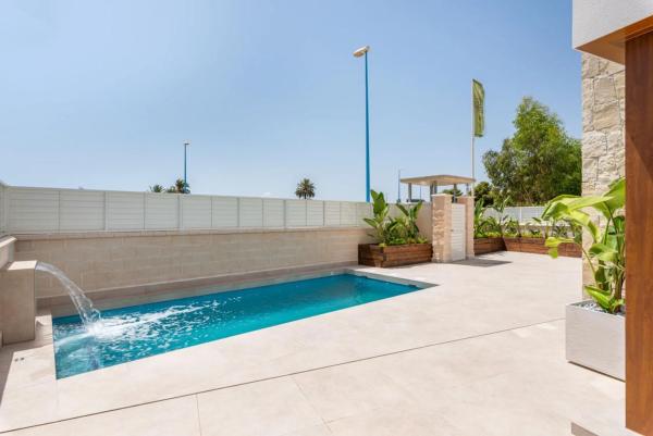 Chalet independiente en venta en Cala Marqués, Vera
thumbnail 1