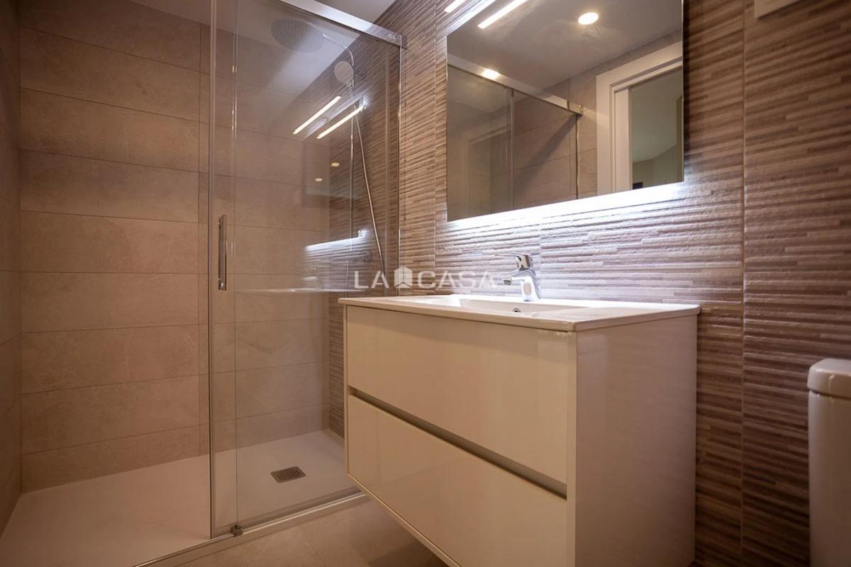 Obra nueva Santa Eulalia en Hospitalet de Llobregat (Revista) photo 3