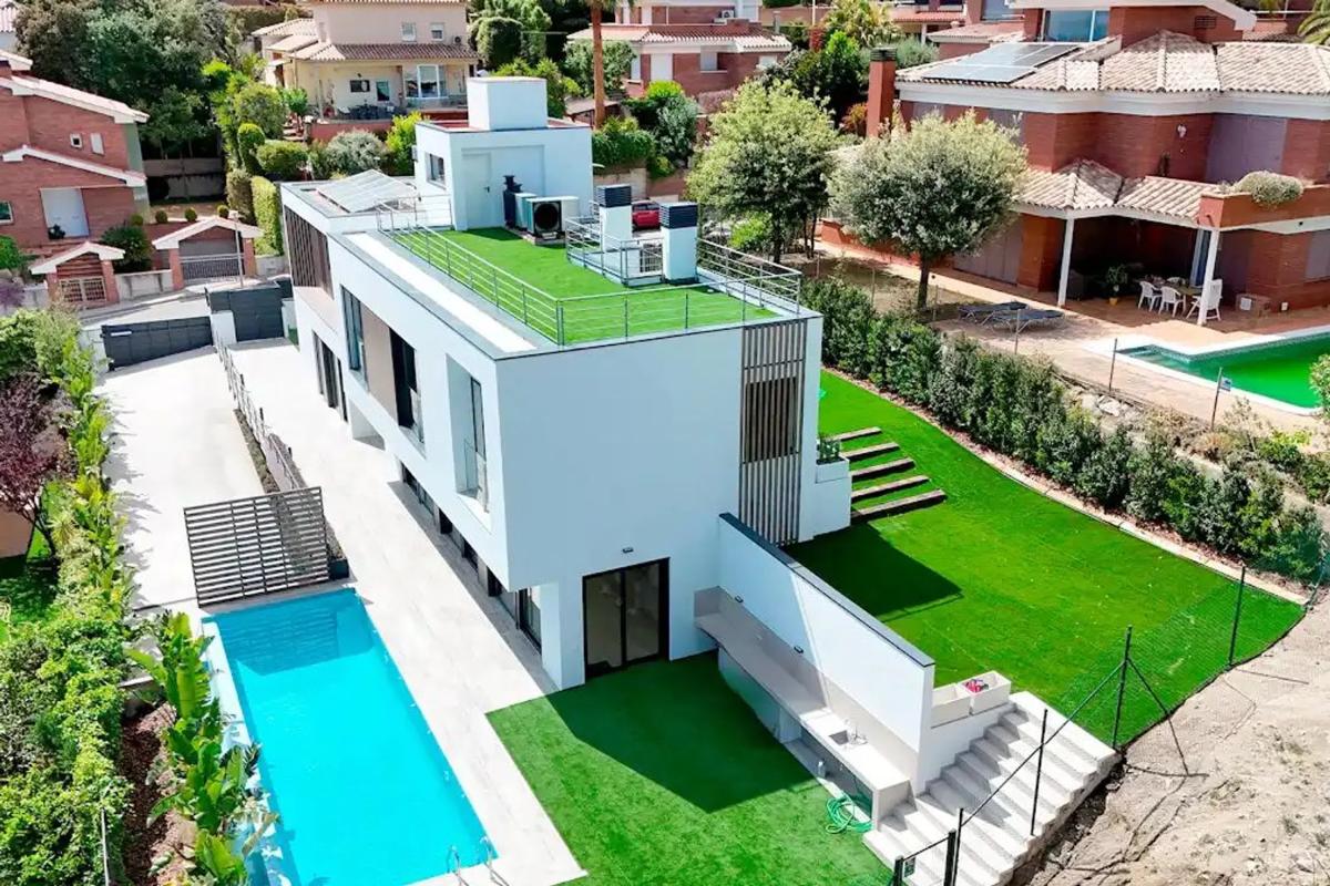 Sale of independent chalet in Calle Diane Fossey, 4, Teià
photo 2