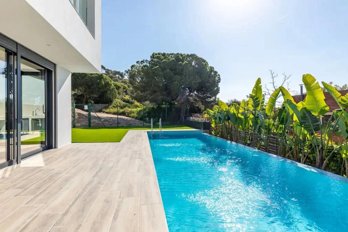 Sale of independent chalet in Calle Diane Fossey, 4, Teià
photo 4